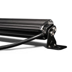 Närbild av baksidan i aluminium och strömkabel på LUXTAR S32 DRL 192W LED-ramp.